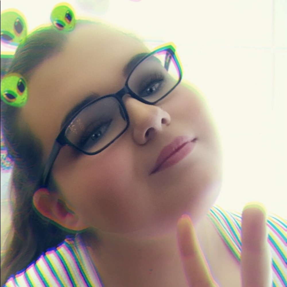🌻 Meet Your Posher 🌻